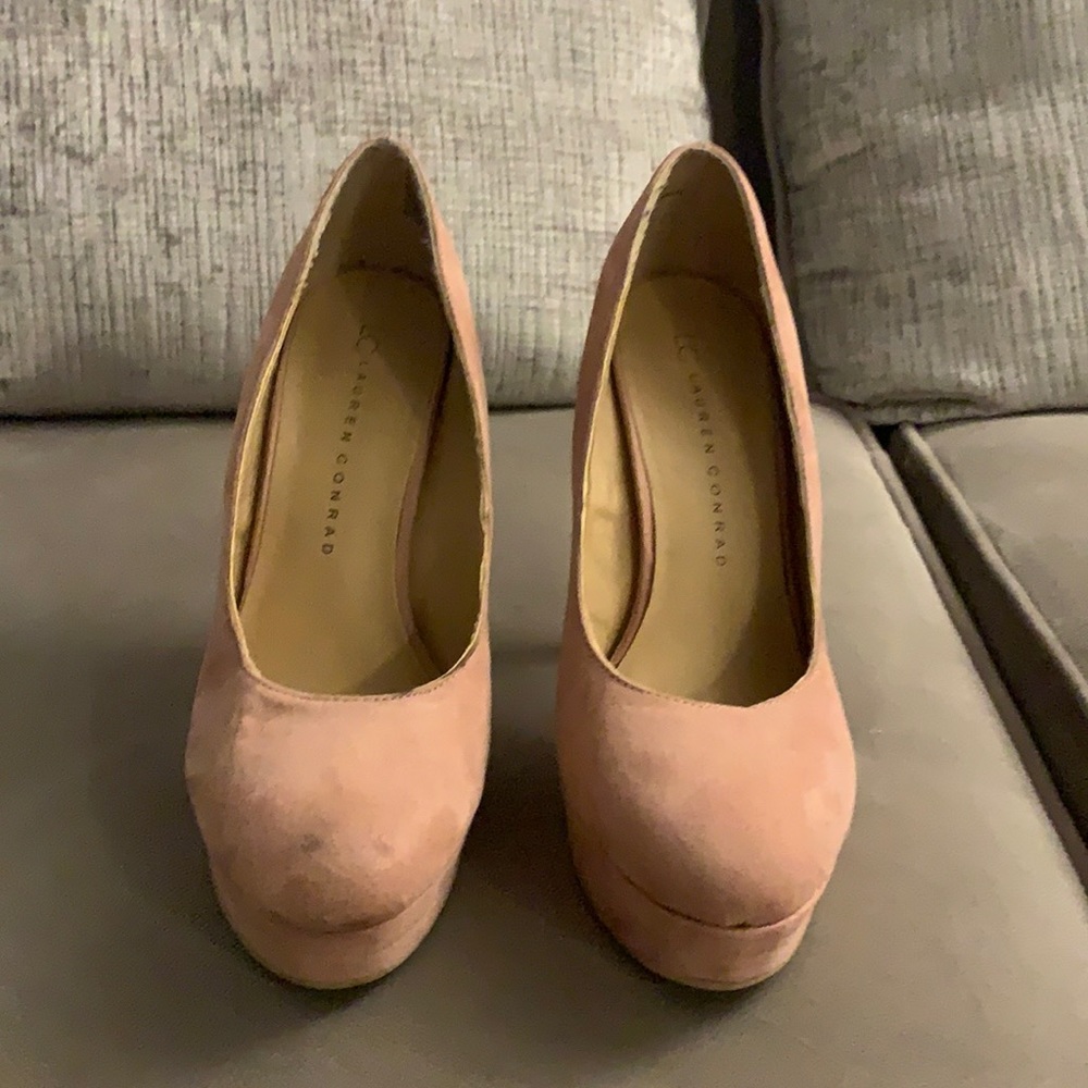 Lauren Conrad pumps